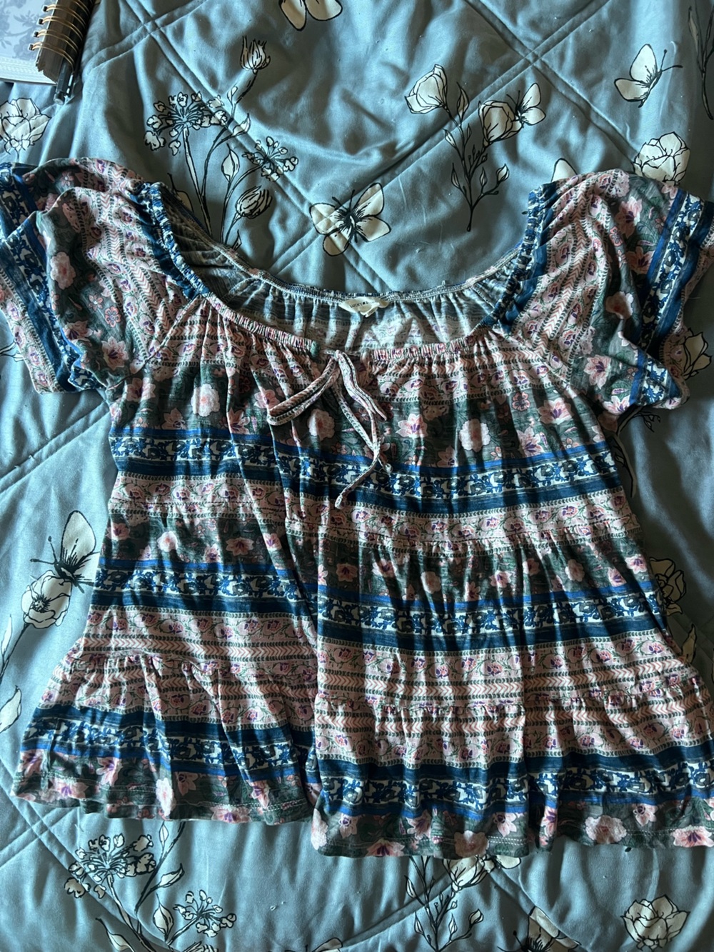 🩷4 for $35 🩷  Lucky Brand Boho Floral Off-Shoulder Top in Blue and Pink